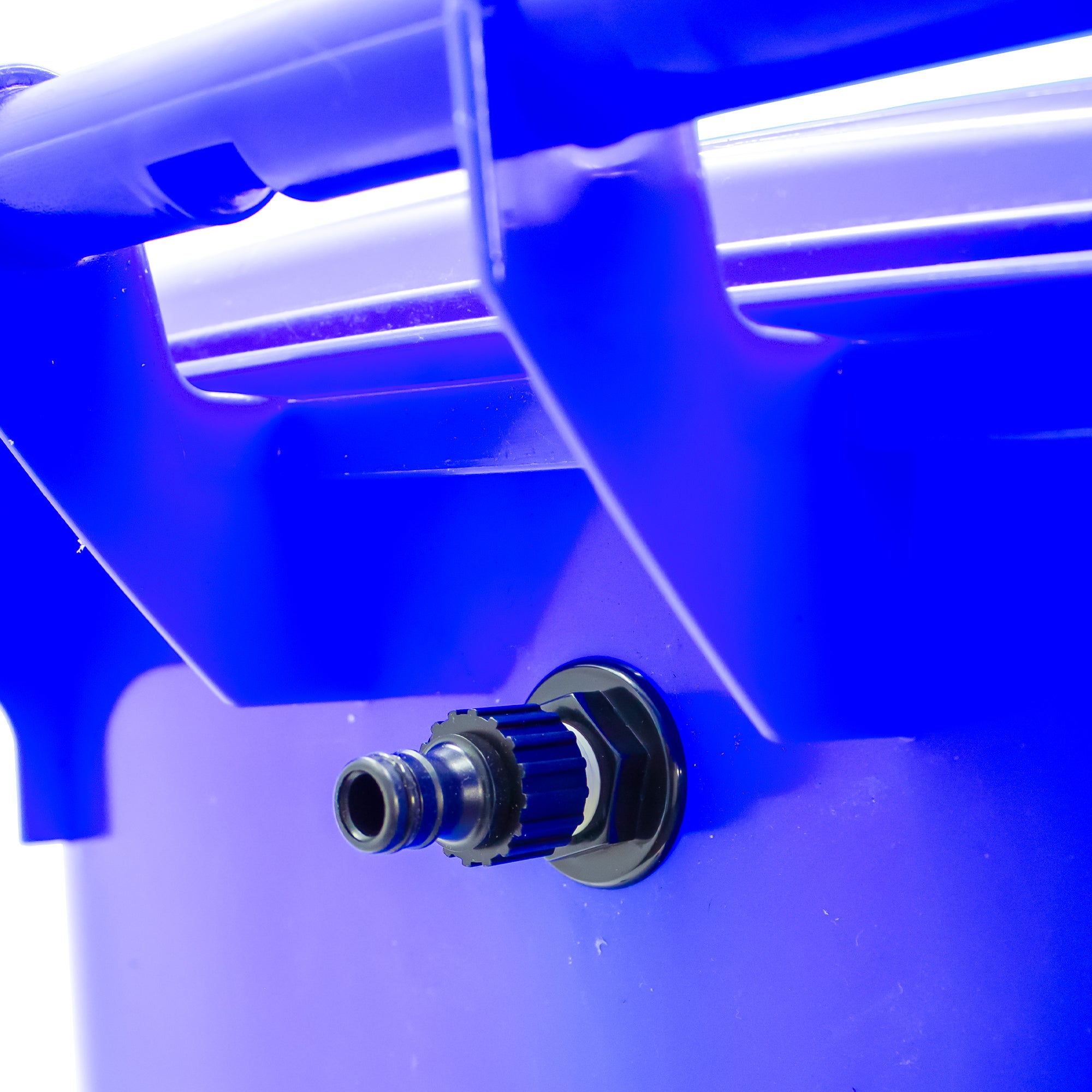 240 Litre Mobile Water Wheelie Bin Buffer Tank with Overflow Cut-off Float Valve