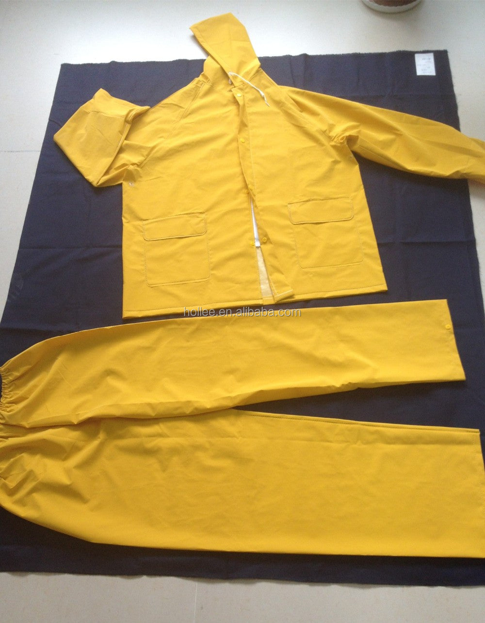 🟡 Heavy-Duty Waterproof Rain Suit – Jacket & Trousers Set