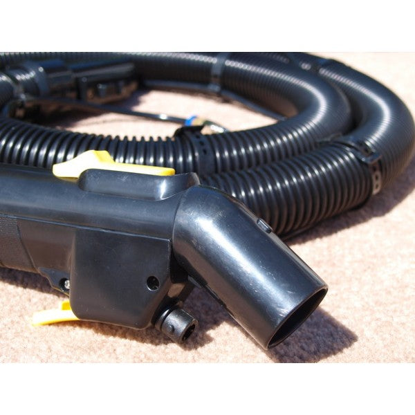 Vacuum Hose (2.5m) with Trigger for Aquarius Pro Valet - alternate angle